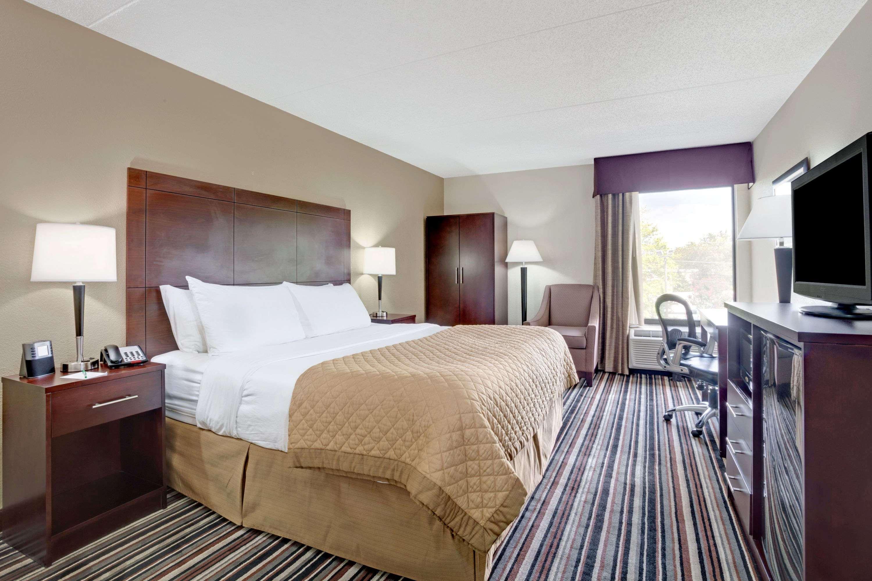 Hotel Wyndham Garden Charlotte Executive Park Exterior foto