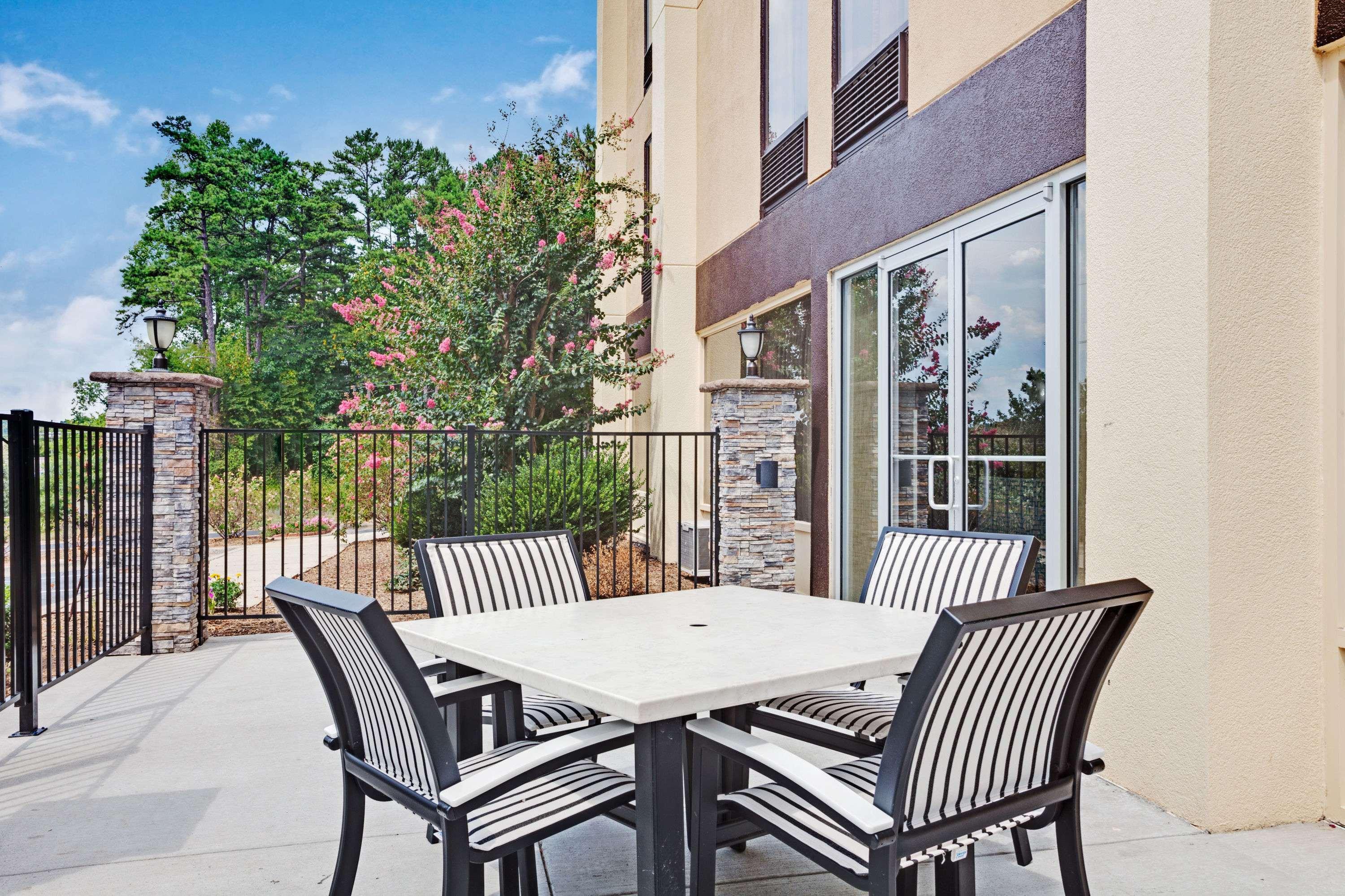 Hotel Wyndham Garden Charlotte Executive Park Exterior foto