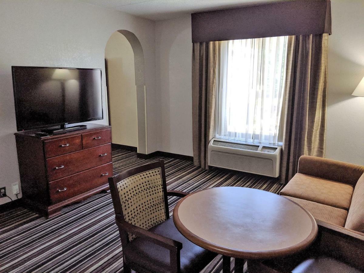Hotel Wyndham Garden Charlotte Executive Park Exterior foto