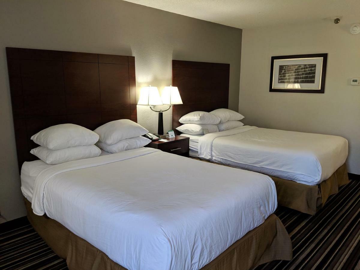 Hotel Wyndham Garden Charlotte Executive Park Exterior foto